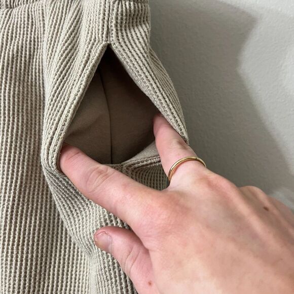 Express Tricot Womens Beige Stretch Pull On Casual Sweat Shorts Small Wide Leg - Picture 3 of 9